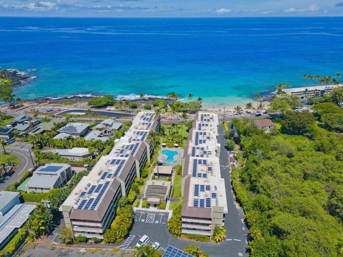 Family Getaway - Lava Room At Magic Sands Beach Kailua-Kona Extérieur photo