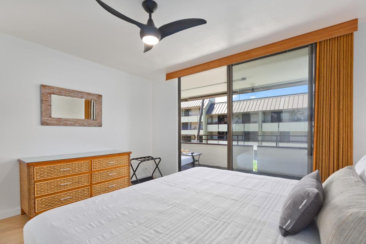 Family Getaway - Lava Room At Magic Sands Beach Kailua-Kona Extérieur photo